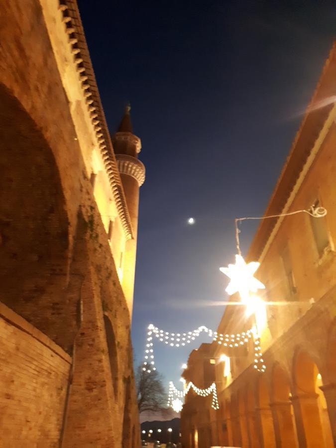 אורבינו Albergo Italia מראה חיצוני תמונה