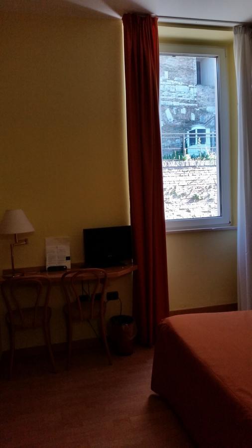 אורבינו Albergo Italia חדר תמונה