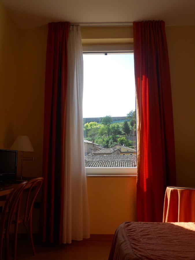 אורבינו Albergo Italia חדר תמונה